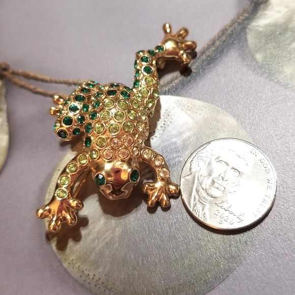 Vintage Monet Crystal Frog Brooch - Picture 7 of 7